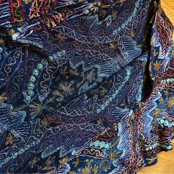 Anu 100% wool embroidered shawl poncho kimono wrap artsy colorful boho bohemian - Picture 8 of 8